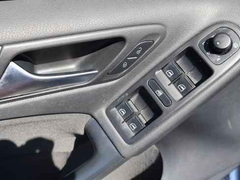Used 2011 Volkswagen Golf TDI FWD image 17