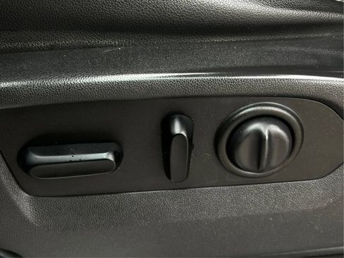 Used 2019 Chevrolet Silverado 1500 LTZ AWD/4WD image 25