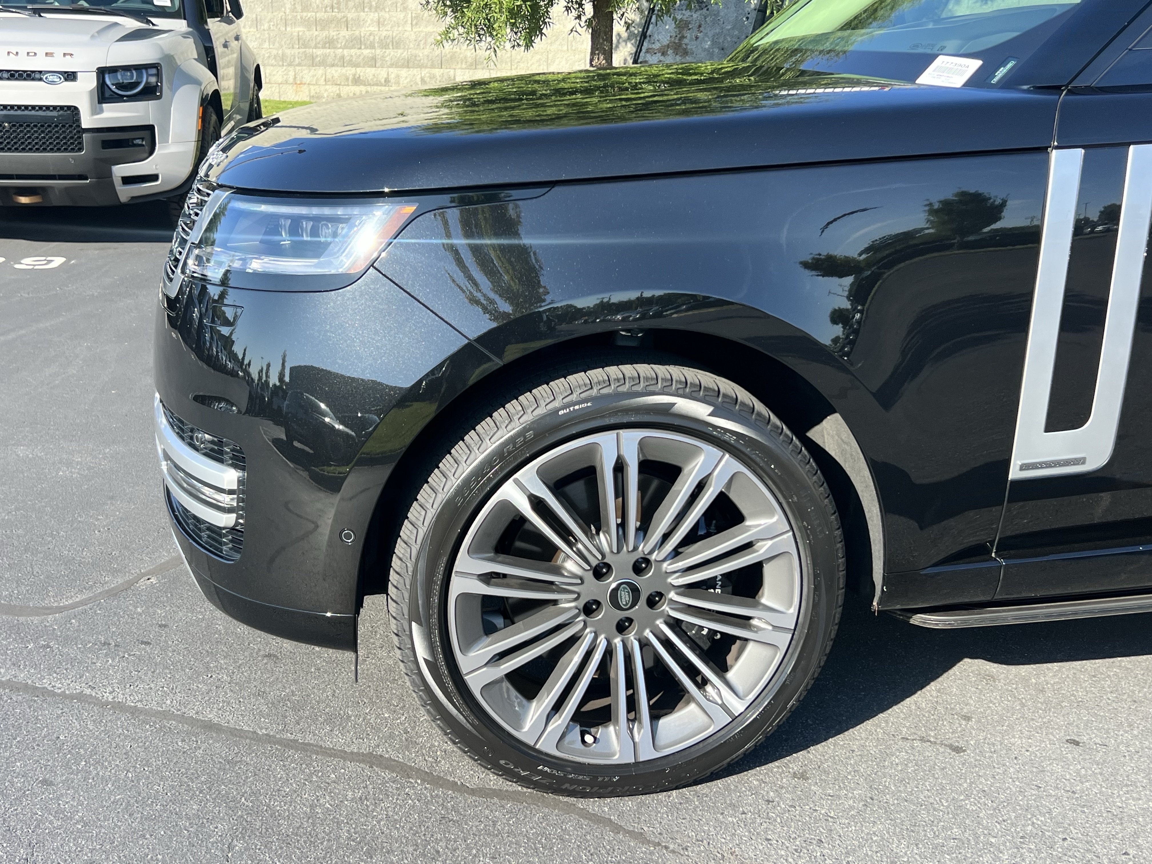 Certified 2024 Land Rover Range Rover Autobiography AWD/4WD image 13