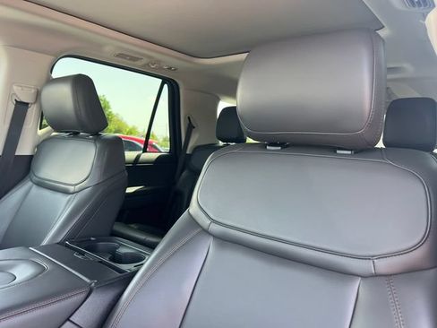 Certified 2025 Ford Expedition Active AWD/4WD image 14
