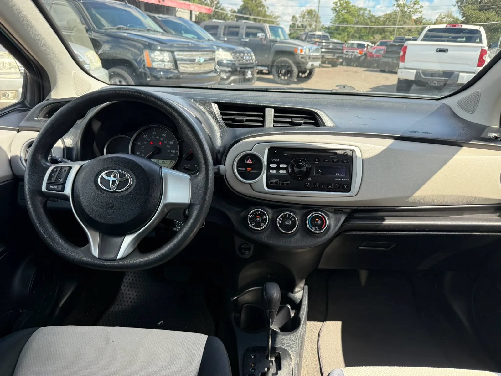 Used 2013 Toyota Yaris LE FWD image 13