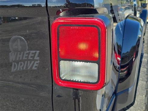 Used 2021 Jeep Gladiator Willys image 8