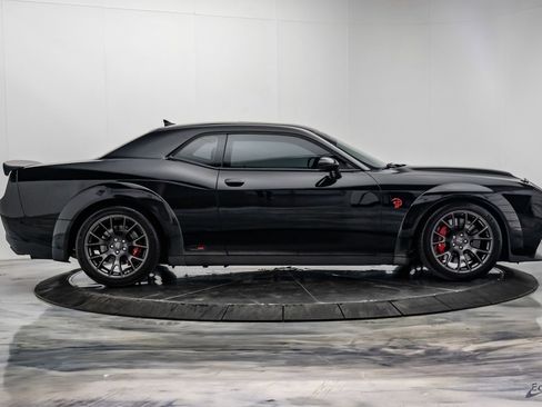 Used 2022 Dodge Challenger SRT Hellcat RWD image 25