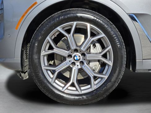 Used 2024 BMW X7 xDrive40i image 16