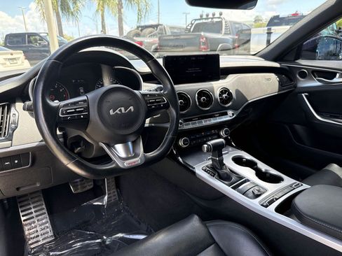 Used 2022 Kia Stinger GT1 RWD image 16