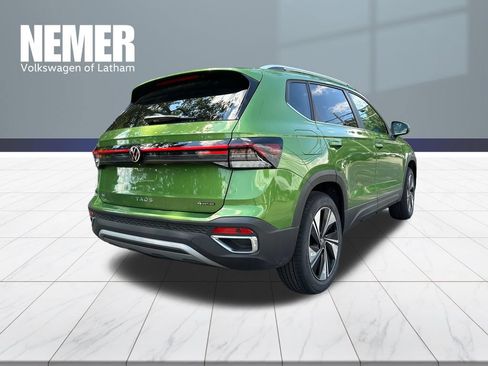 New 2026 Volkswagen Taos SE AWD/4WD image 4