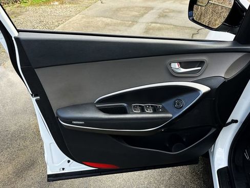 Used 2017 Hyundai Santa Fe Sport image 12