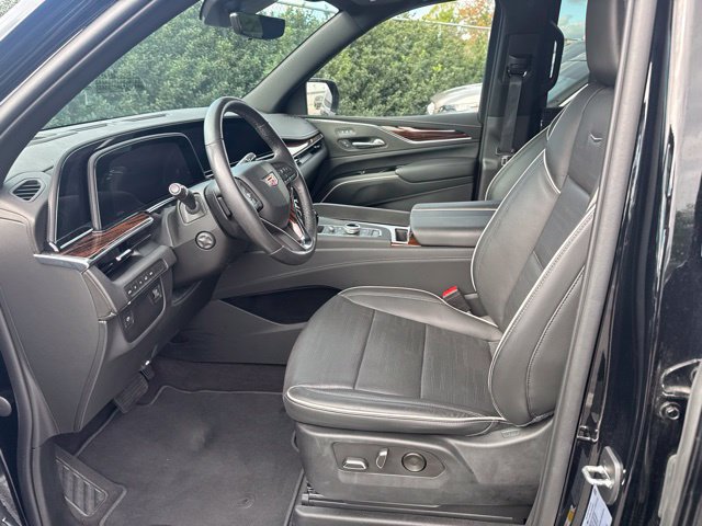 Used 2023 Cadillac Escalade Premium Luxury AWD/4WD image 26