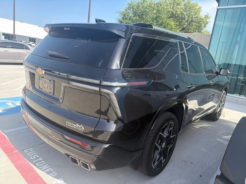 Used 2026 Chevrolet Traverse High Country FWD image 4