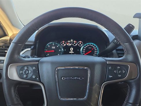 Used 2019 GMC Yukon Denali image 11