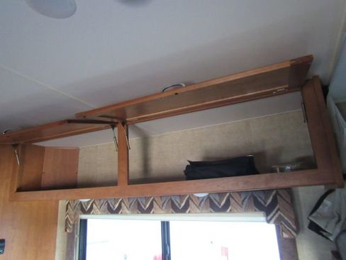 Used 2017 Ford E-450 and Econoline 450 Super Duty w/ Motorhome Prep Package image 36