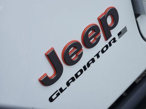Used 2026 Jeep Gladiator Mojave image 8