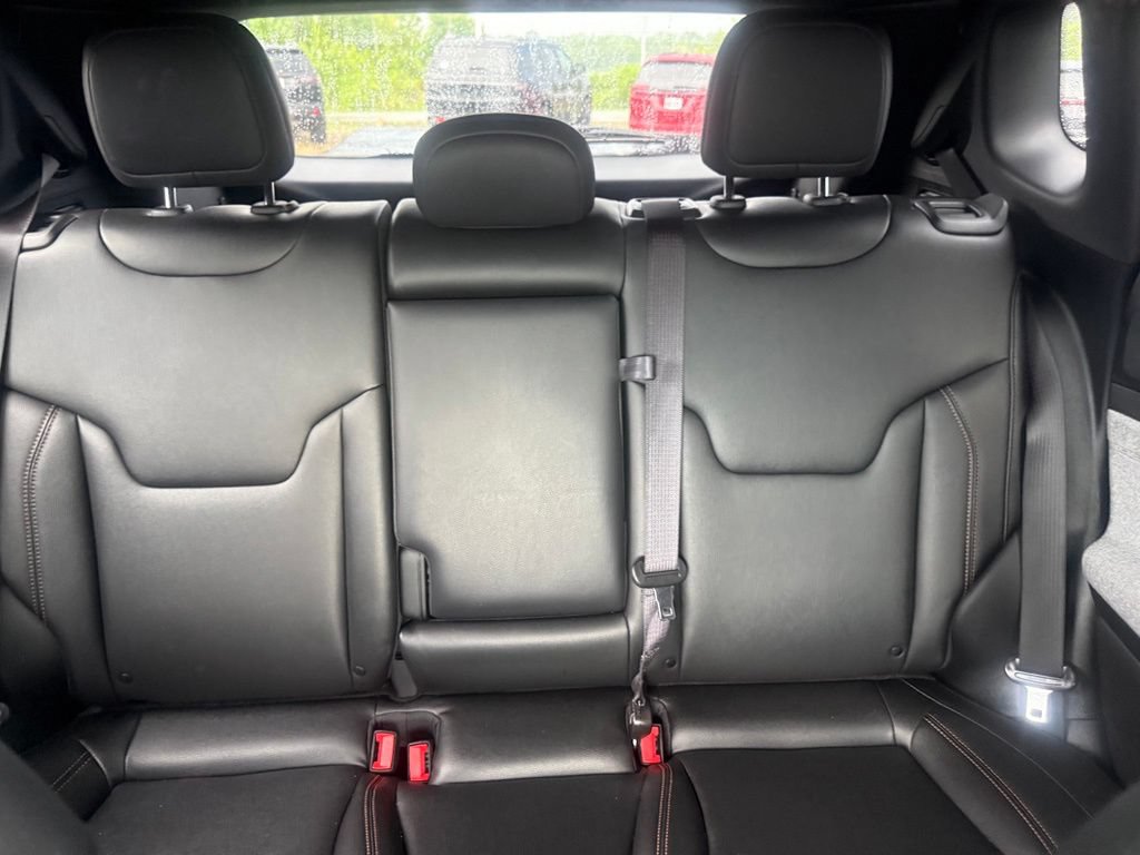 Certified 2024 Jeep Compass Latitude AWD/4WD image 30