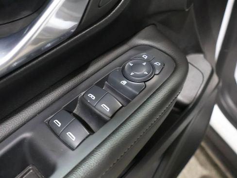 Used 2024 GMC Terrain SLE image 13