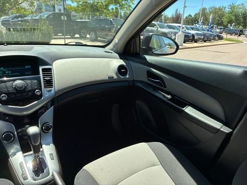 Used 2016 Chevrolet Cruze LS FWD image 17
