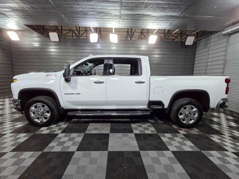 Used 2022 Chevrolet Silverado 3500 LTZ image 8