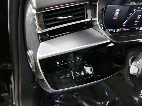 Used 2022 Audi S8 image 14