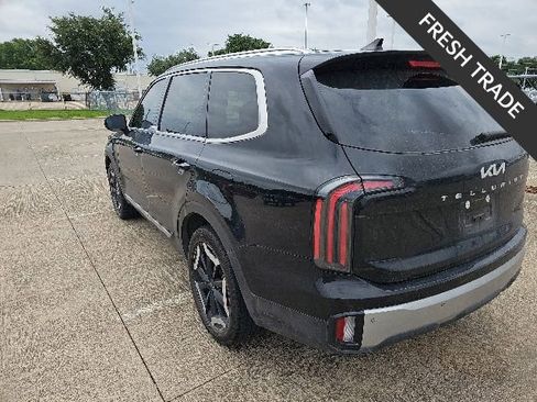 Certified 2023 Kia Telluride EX w/ EX Captain's Chair Package FWD image 5