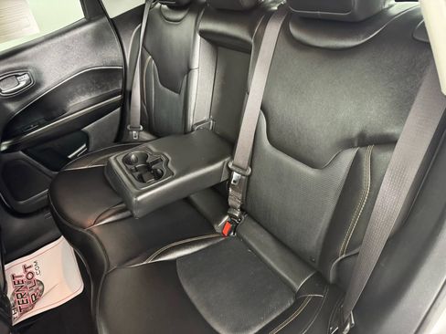 Used 2019 Jeep Compass Limited image 36