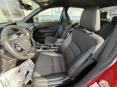 Used 2017 Honda Accord Sport image 7