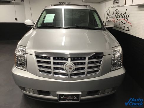 Used 2011 Cadillac Escalade EXT Luxury image 4