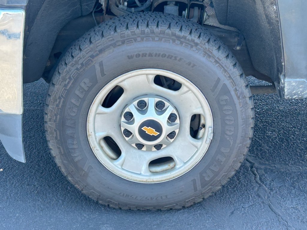 Used 2018 Chevrolet Silverado 2500 W/T AWD/4WD image 12