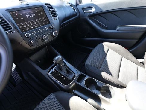 Used 2017 Kia Forte LX FWD image 19