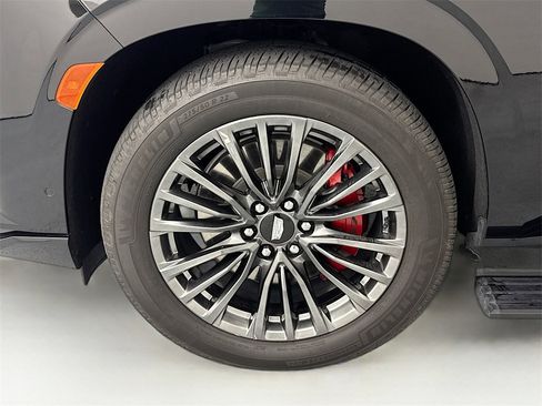 Used 2023 Cadillac Escalade ESV V image 32