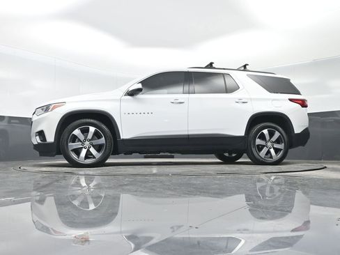 Used 2021 Chevrolet Traverse LT w/ LT Premium Package image 27