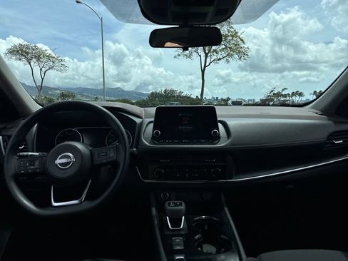 Used 2023 Nissan Rogue S FWD image 14