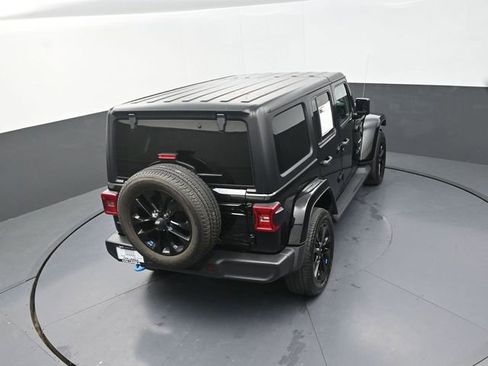 Used 2023 Jeep Wrangler Unlimited Sahara w/ Cold Weather Group AWD/4WD image 18
