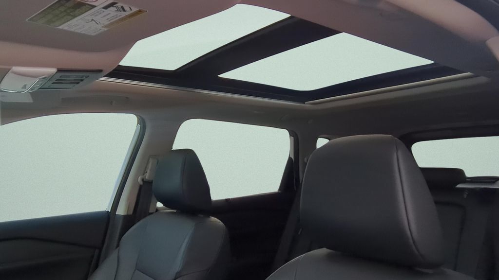 Certified 2024 Nissan Rogue SV w/ SV Premium Package FWD image 17