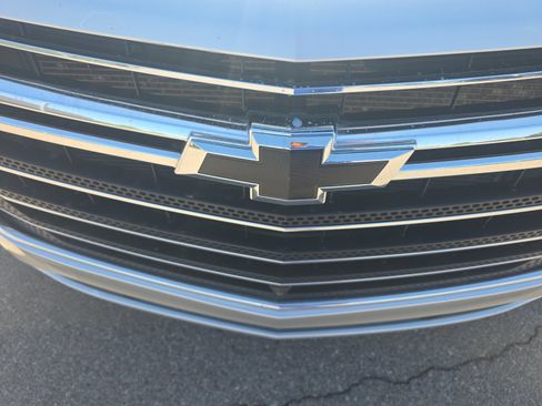 Used 2020 Chevrolet Traverse Premier FWD image 23