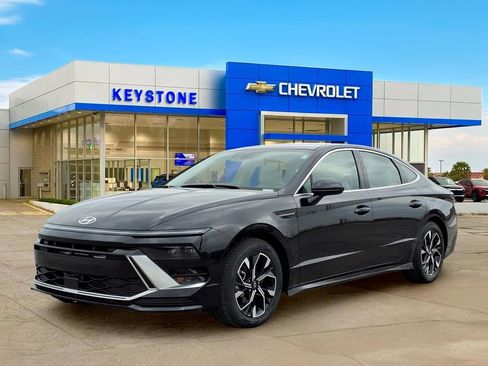 Used 2025 Hyundai Sonata SEL FWD image 3