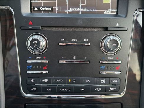 Used 2017 Lincoln Navigator L Reserve image 17