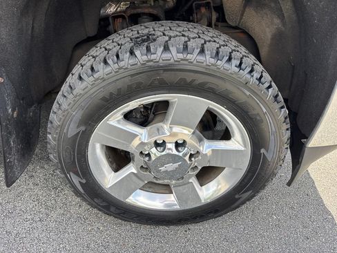 Used 2019 Chevrolet Silverado 2500 W/T w/ Snow Plow Prep Package AWD/4WD image 19