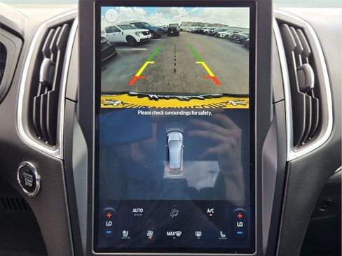 Used 2023 Ford Edge Titanium AWD/4WD image 16