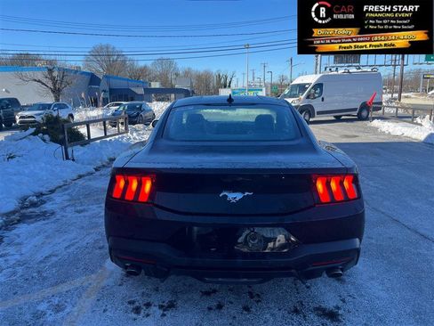 Used 2024 Ford Mustang Coupe image 6