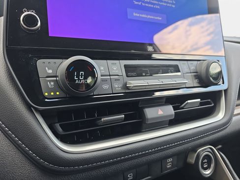 Used 2024 Toyota Grand Highlander Platinum AWD/4WD image 26