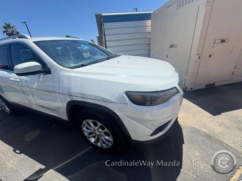 Used 2019 Jeep Cherokee Latitude w/ Popular Appearance Group AWD/4WD image 3