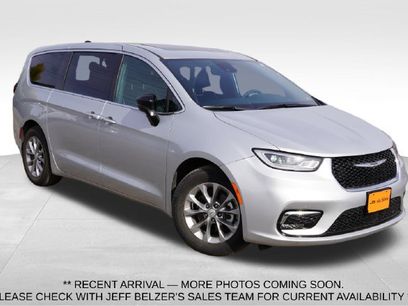 Used 2026 Chrysler Pacifica Limited