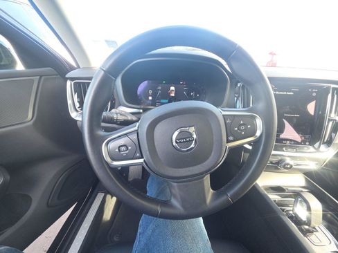 Used 2024 Volvo S60 B5 Core image 2