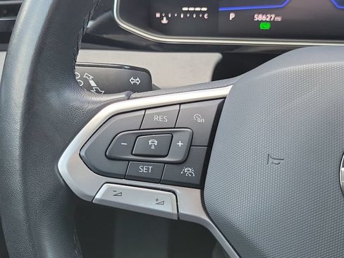Used 2025 Volkswagen Jetta SE FWD image 32