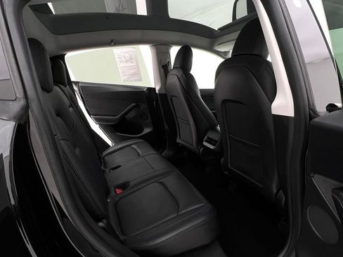 Used 2021 Tesla Model Y Long Range image 15