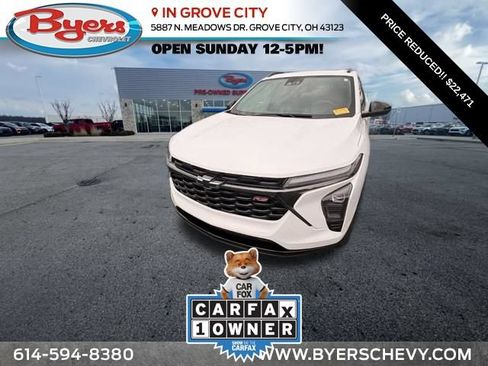 Used 2024 Chevrolet Trax RS w/ Sunroof Package FWD image 1
