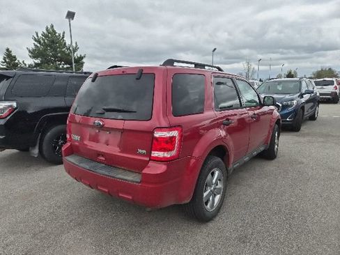 Used 2011 Ford Escape XLT w/ Canadian Winter Pkg AWD/4WD image 5