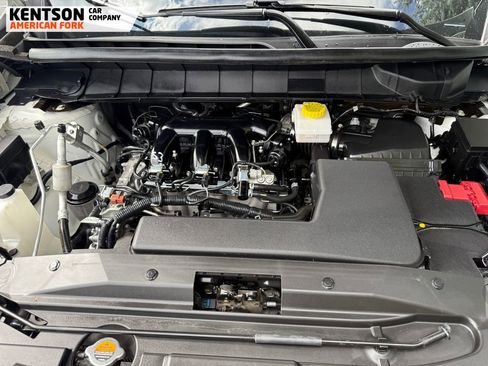 Used 2025 Nissan Pathfinder SV image 41