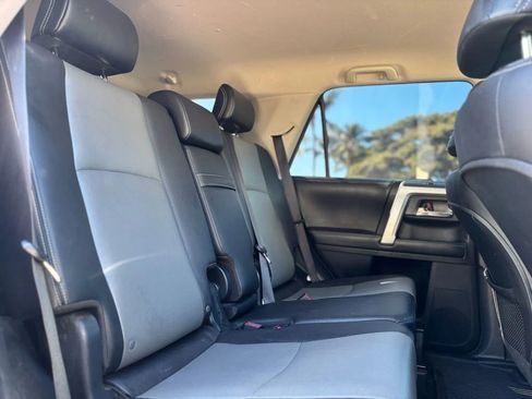 Used 2018 Toyota 4Runner SR5 image 12