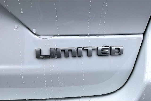 New 2026 Jeep Grand Cherokee Limited AWD/4WD image 9