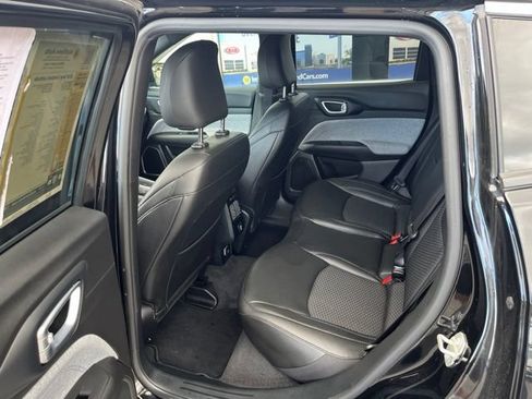 Used 2024 Jeep Compass Latitude AWD/4WD image 26
